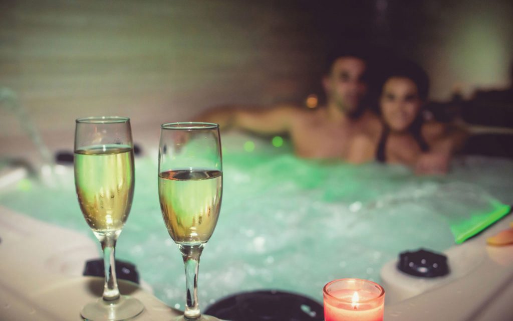 सेक्स, स्क्याण्डल व सेलेब्रेटी